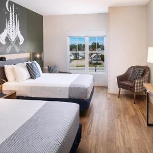 Standard Queen Room